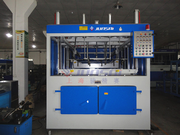 單頭厚片<a href=http://www.mengnadq.cn/ target=_blank class=infotextkey>吸塑機</a>1.jpg